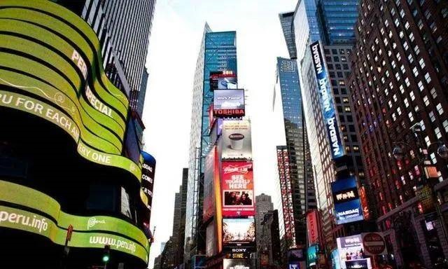 僅有這些抓人眼球的室外標識才配叫創(chuàng)意！廣告主也滿意