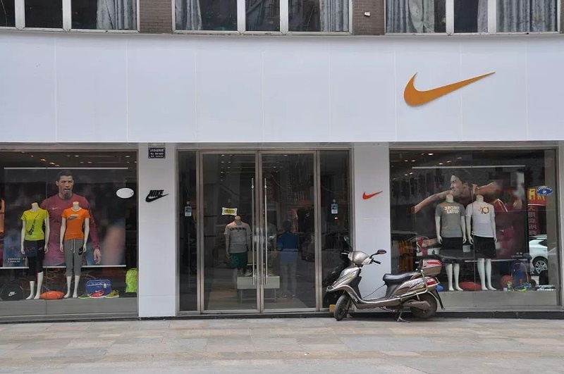 只要在標(biāo)識上加這幾個字，實體店生意立馬翻倍-下4