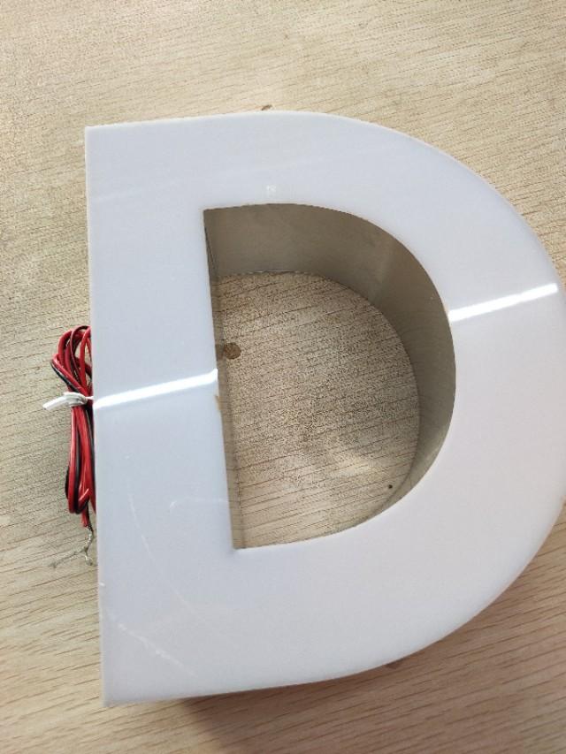 做廣告招牌，到底選用什么樣樣的發(fā)光字？4