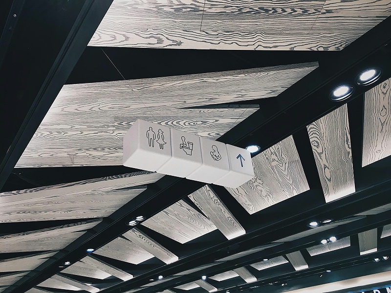 這個商場LOGO牌大家都能多看兩眼8